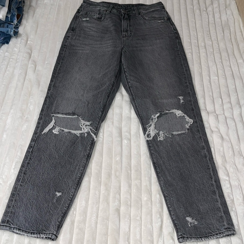 American Eagle Highest Rise Mom Jean | Size 6 Regular